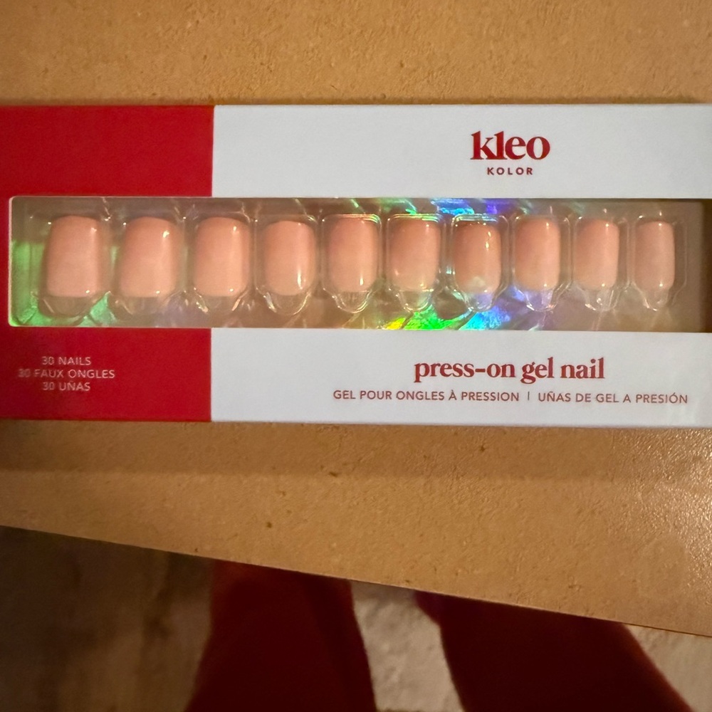 Kleo Kolor Press-On Gel Nail Set